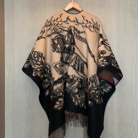 Burberry Reversible Stylish Tan and Black Women's Shawl - Picture 5 of 8